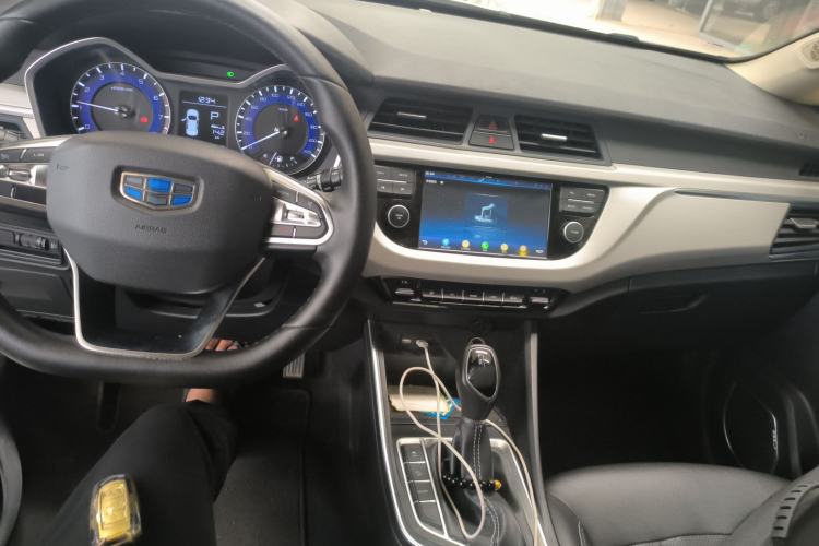 Used Geely Auto Vision X3 2019 Upgraded Model 1.5L CVT Elite Version Center Console