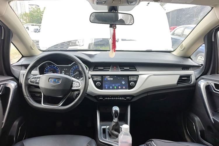 Used Geely Auto Vision X3 2019 Upgraded Model 1.5L Manual Luxury Version Center Console