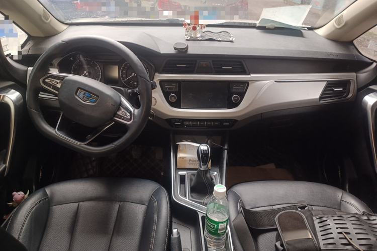 Used Geely Auto Vision X3 2019 Upgraded Model 1.5L Manual Luxury Version Center Console