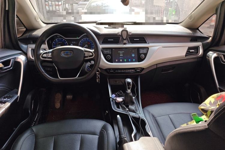 Used Geely Auto Vision X3 2019 Upgraded Model 1.5L Manual Elite Version Center Console