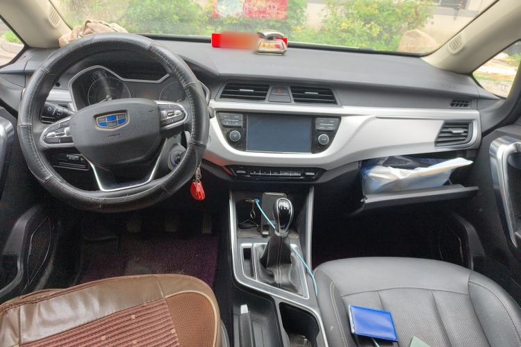 Used Geely Auto Vision X3 2019 Upgraded Model 1.5L Manual Elite Version Center Console