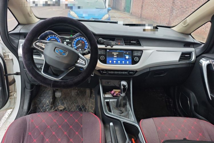 Used Geely Auto Vision X3 2019 Upgraded Model 1.5L Manual Elite Version Center Console