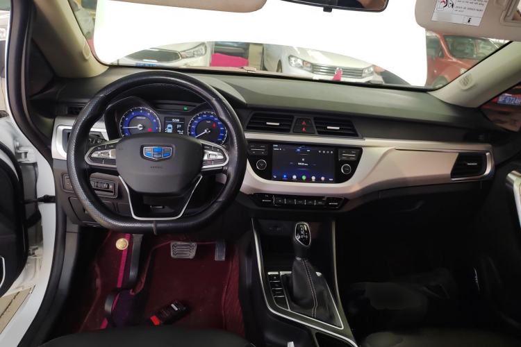 Used Geely Auto Vision X3 2019 Upgraded Model 1.5L CVT Elite Version Center Console
