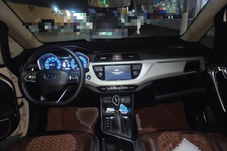 Used Geely Auto Vision X3 2019 Upgraded Model 1.5L CVT Elite Version Center Console
