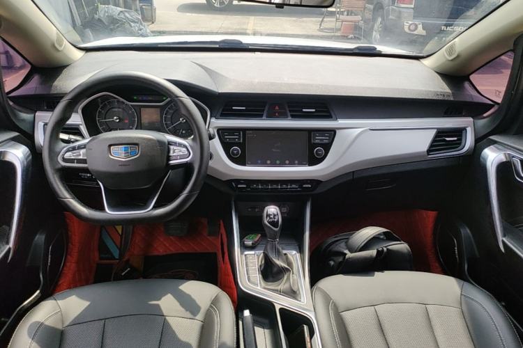 Used Geely Auto Vision X3 2019 Upgraded Model 1.5L CVT Elite Version Center Console