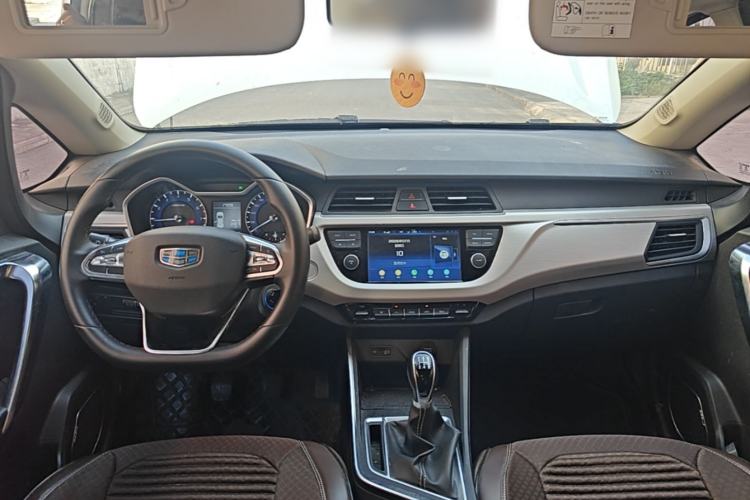 Used Geely Auto Vision X3 2019 Upgraded Model 1.5L Manual Elite Version Center Console