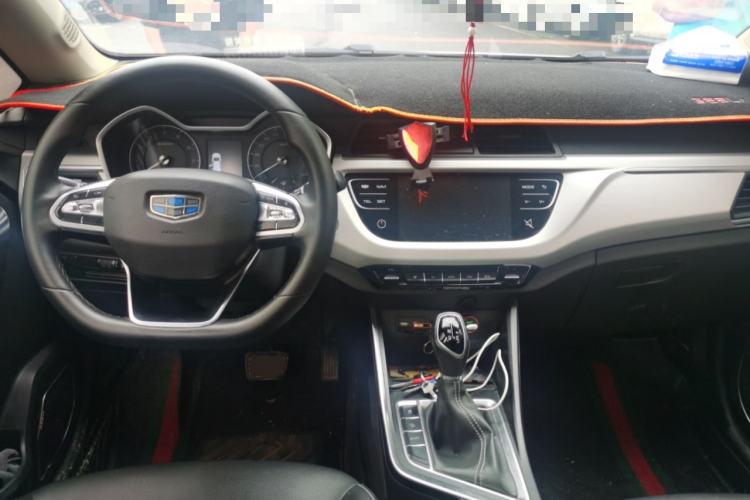 Used Geely Auto Vision X3 2019 Upgraded Model 1.5L CVT Prestige Version Center Console
