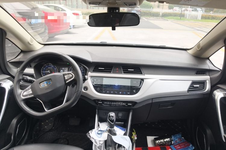 Used Geely Auto Vision X3 2019 Upgraded Model 1.5L CVT Prestige Version Center Console