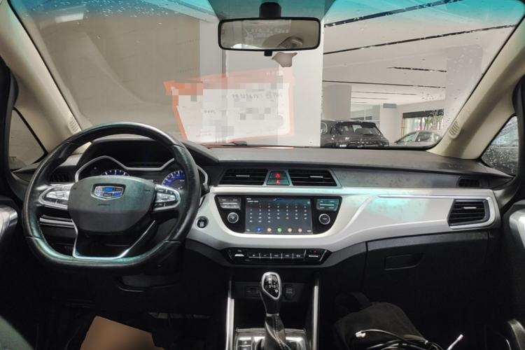 Used Geely Auto Vision X3 2019 Upgraded Model 1.5L CVT Elite Version Center Console