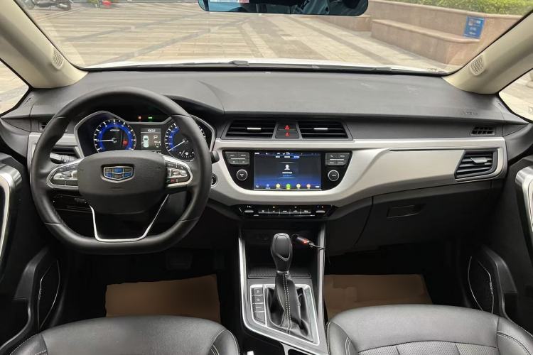 Used Geely Auto Vision X3 2019 Upgraded Model 1.5L CVT Elite Version Center Console
