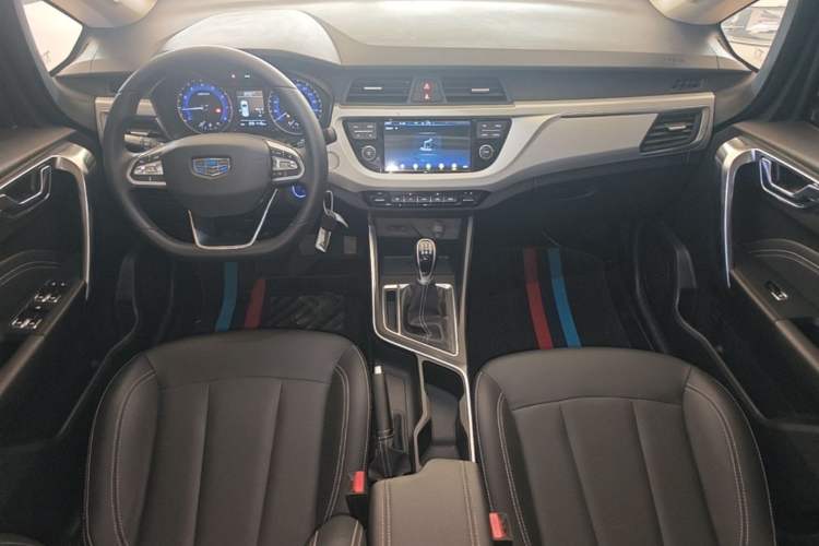 Used Geely Auto Vision X3 2019 Upgraded Model 1.5L Manual Luxury Version Center Console