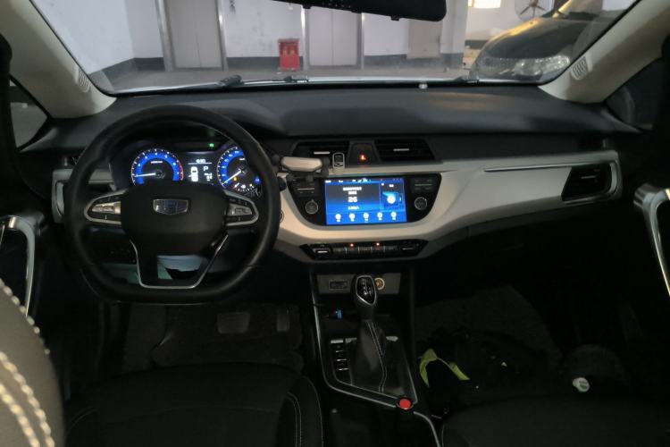 Used Geely Auto Vision X3 2019 Upgraded Model 1.5L CVT Elite Version Center Console