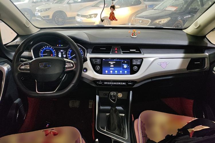 Used Geely Auto Vision X3 2019 Upgraded Model 1.5L CVT Elite Version Center Console