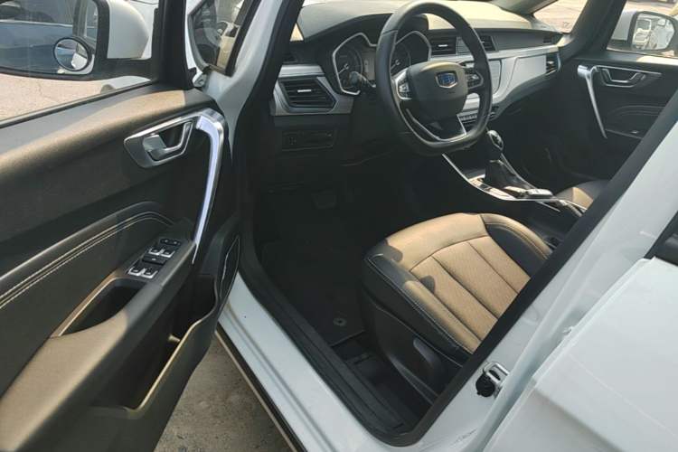 Used Geely Auto Vision X3 2019 Upgraded Model 1.5L CVT Prestige Version Driver Seat