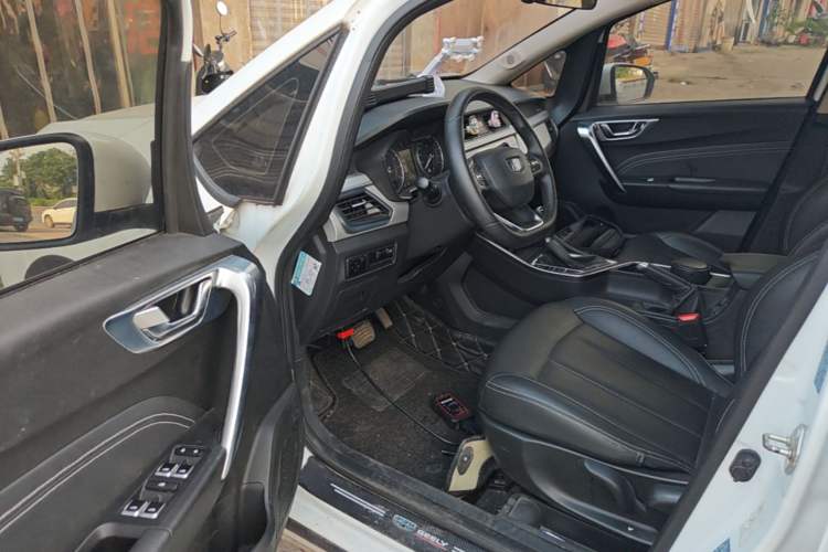 Used Geely Auto Vision X3 2019 Upgraded Model 1.5L CVT Prestige Version Driver Seat