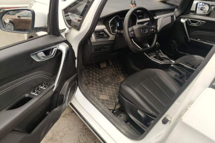 Used Geely Auto Vision X3 2019 Upgraded Model 1.5L CVT Prestige Version Driver Seat