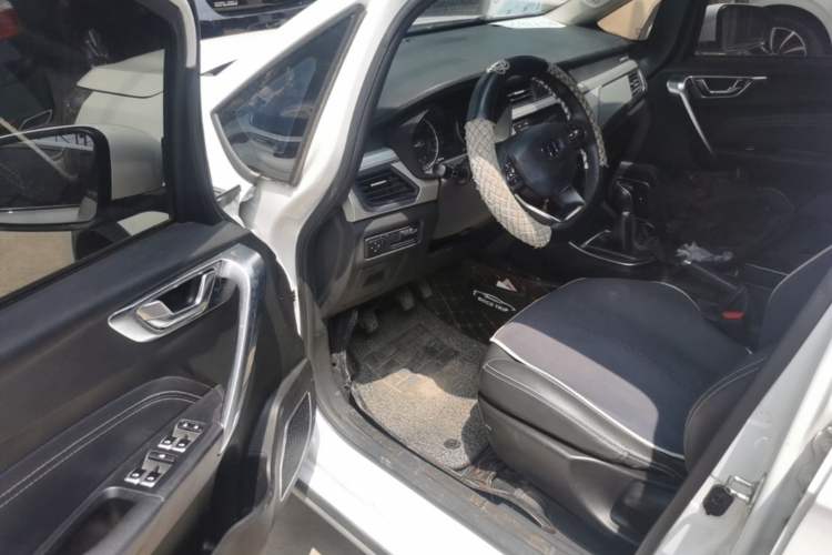 Used Geely Auto Vision X3 2019 Upgraded Model 1.5L Manual Elite Version Driver Seat