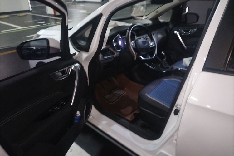 Used Geely Auto Vision X3 2019 Upgraded Model 1.5L Manual Elite Version Driver Seat