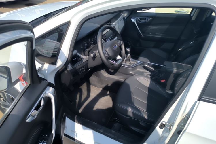 Used Geely Auto Vision X3 2019 Upgraded Model 1.5L Manual Luxury Version Driver Seat