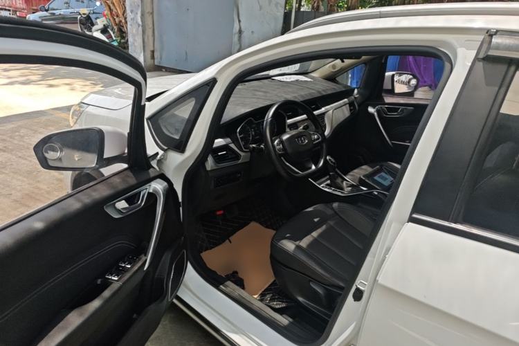Used Geely Auto Vision X3 2019 Upgraded Model 1.5L CVT Prestige Version Driver Seat