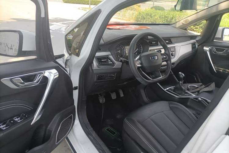 Used Geely Auto Vision X3 2019 Upgraded Model 1.5L Manual Elite Version Driver Seat