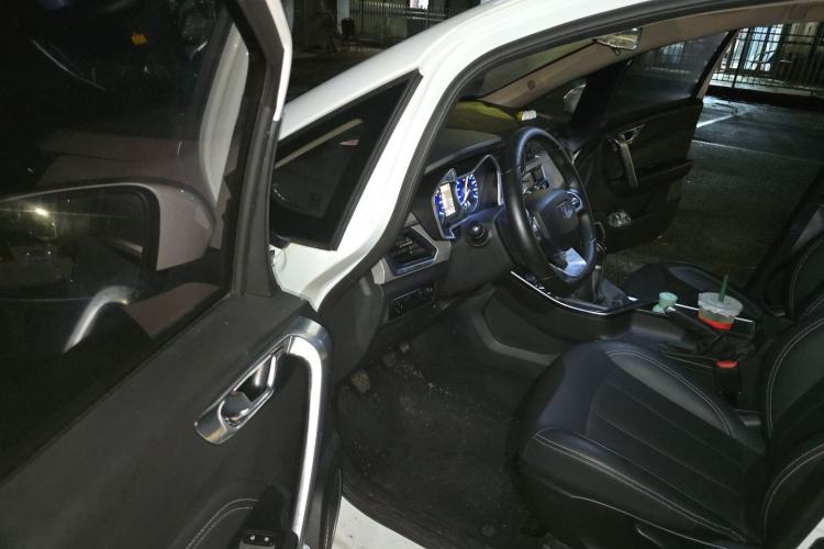 Used Geely Auto Vision X3 2019 Upgraded Model 1.5L Manual Luxury Version Driver Seat