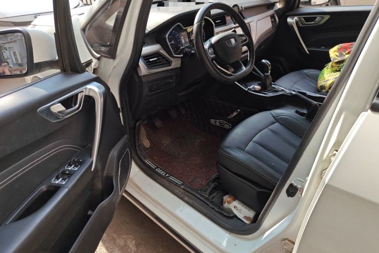 Used Geely Auto Vision X3 2019 Upgraded Model 1.5L Manual Elite Version Driver Seat