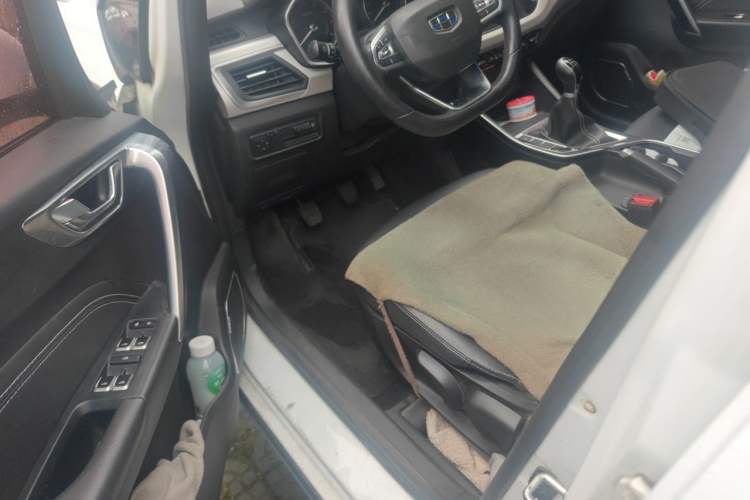Used Geely Auto Vision X3 2019 Upgraded Model 1.5L Manual Luxury Version Driver Seat