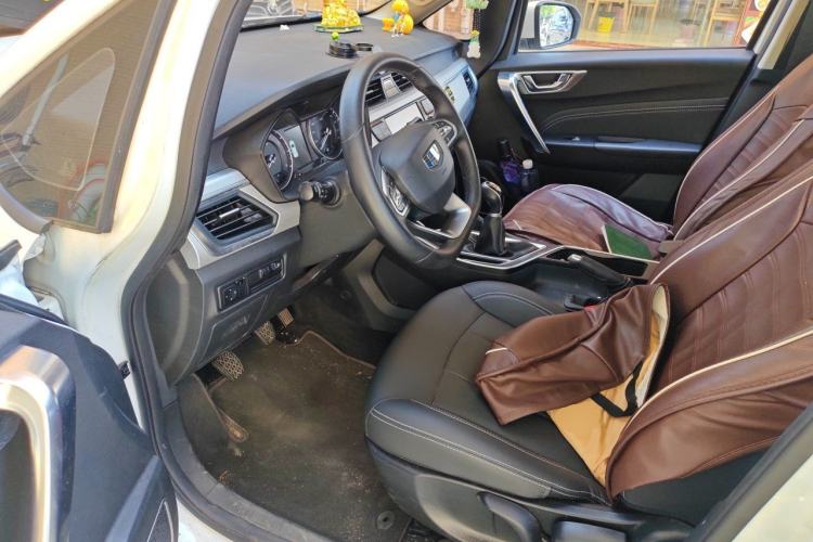 Used Geely Auto Vision X3 2019 Upgraded Model 1.5L Manual Luxury Version Driver Seat