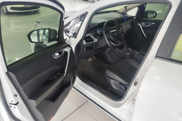 Used Geely Auto Vision X3 2019 Upgraded Model 1.5L CVT Prestige Version Driver Seat