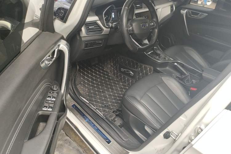 Used Geely Auto Vision X3 2019 Upgraded Model 1.5L CVT Prestige Version Driver Seat