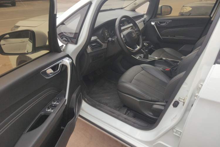 Used Geely Auto Vision X3 2019 Upgraded Model 1.5L Manual Elite Version Driver Seat