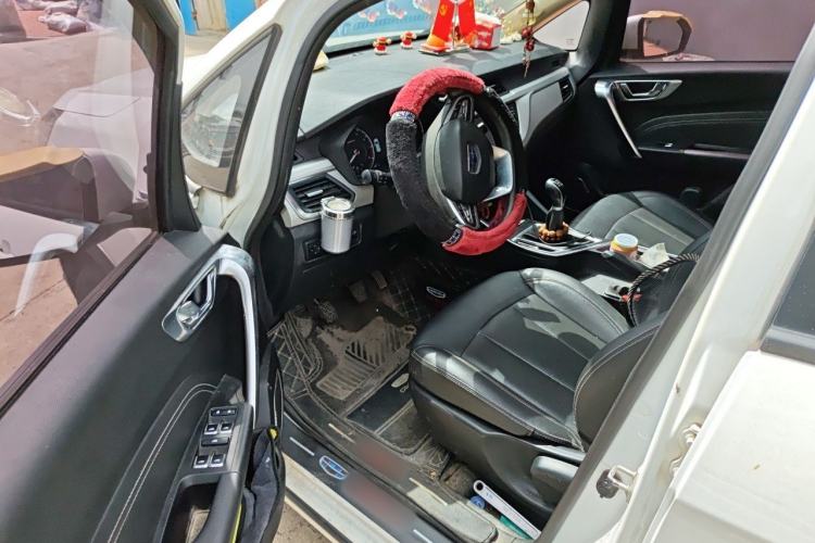 Used Geely Auto Vision X3 2019 Upgraded Model 1.5L Manual Elite Version Driver Seat