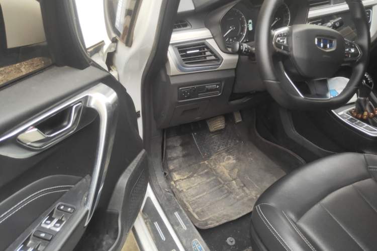 Used Geely Auto Vision X3 2019 Upgraded Model 1.5L CVT Prestige Version Driver Seat