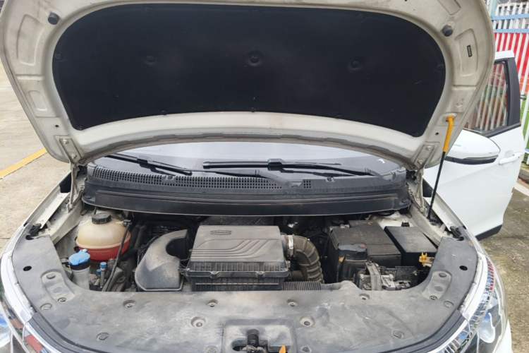 Used Geely Auto Vision X3 2019 Upgraded Model 1.5L CVT Elite Version Engine Bay