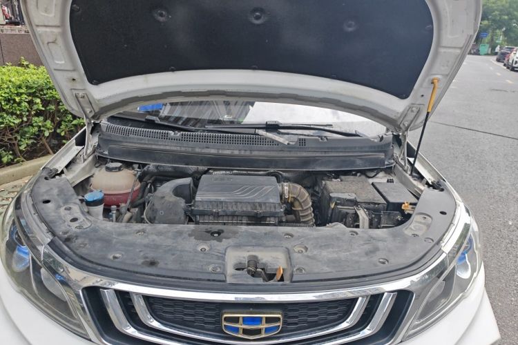 Used Geely Auto Vision X3 2019 Upgraded Model 1.5L Manual Elite Version Engine Bay