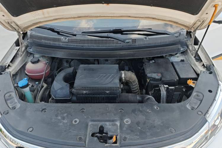 Used Geely Auto Vision X3 2019 Upgraded Model 1.5L Manual Elite Version Engine Bay