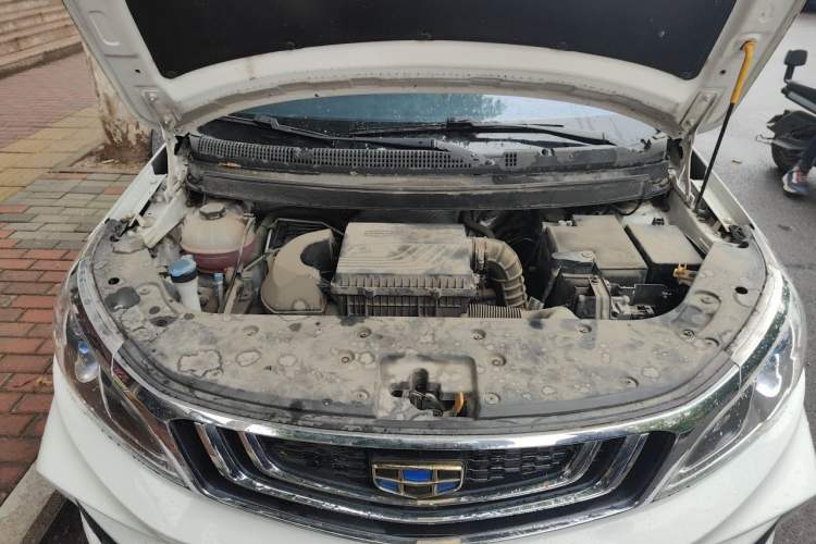 Used Geely Auto Vision X3 2019 Upgraded Model 1.5L CVT Prestige Version Engine Bay
