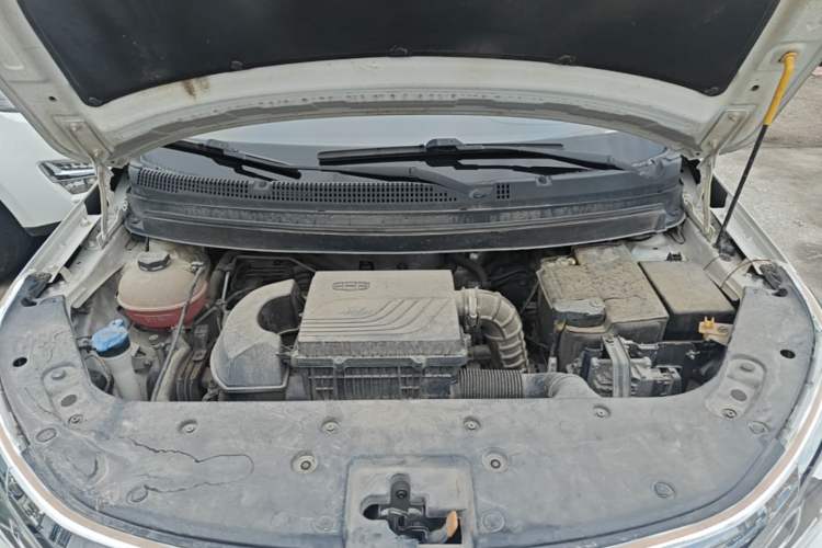 Used Geely Auto Vision X3 2019 Upgraded Model 1.5L CVT Elite Version Engine Bay