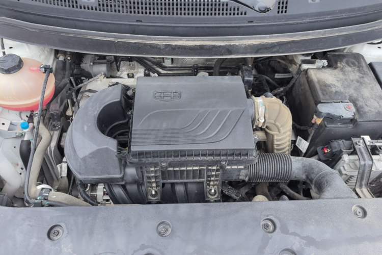 Used Geely Auto Vision X3 2019 Upgraded Model 1.5L CVT Elite Version Engine Bay