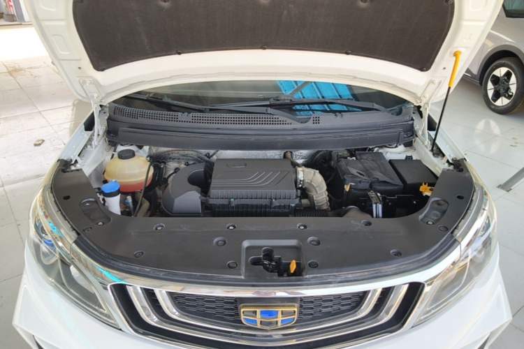 Used Geely Auto Vision X3 2019 Upgraded Model 1.5L Manual Luxury Version Engine Bay