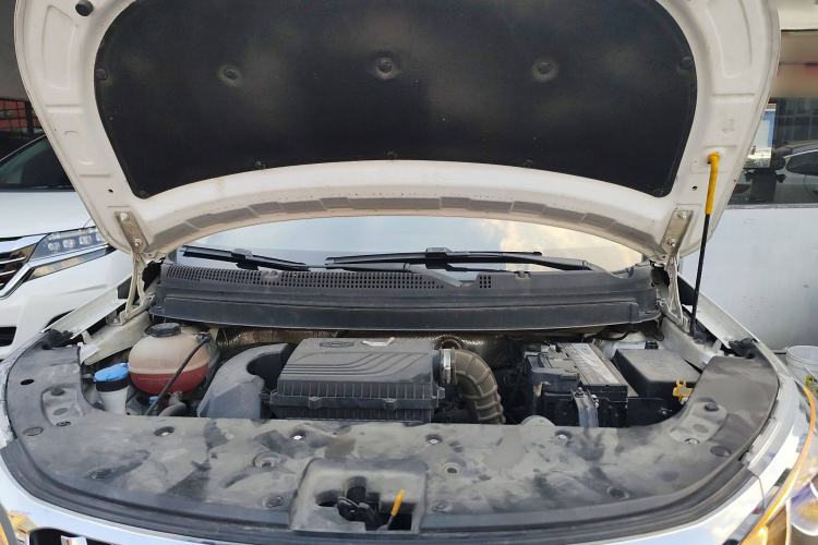Used Geely Auto Vision X3 2019 Upgraded Model 1.5L Manual Elite Version Engine Bay