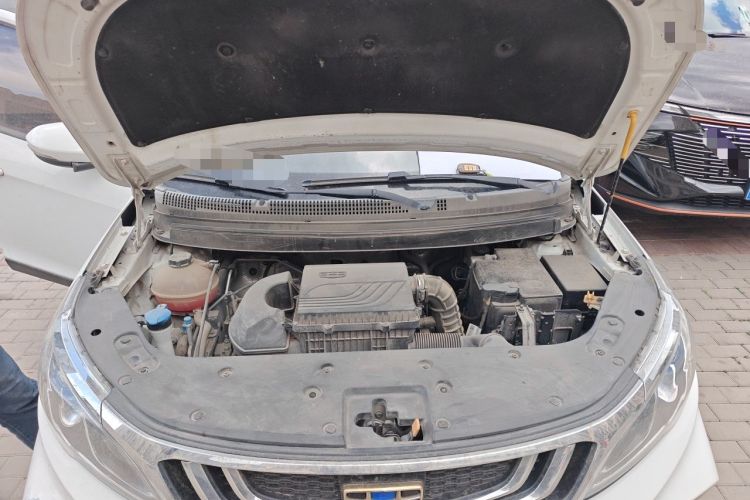 Used Geely Auto Vision X3 2019 Upgraded Model 1.5L Manual Elite Version Engine Bay