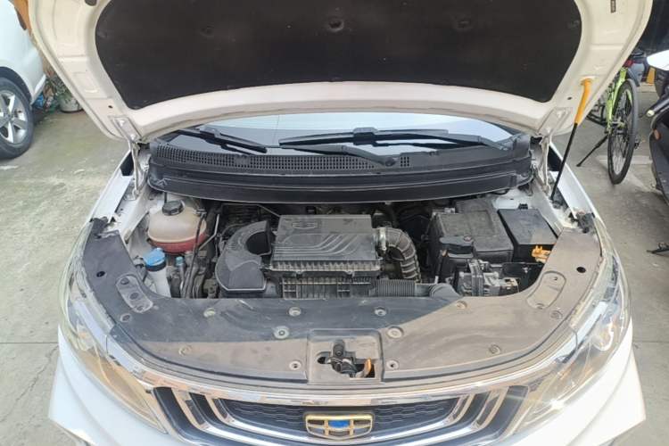 Used Geely Auto Vision X3 2019 Upgraded Model 1.5L CVT Prestige Version Engine Bay