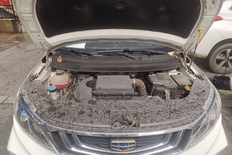 Used Geely Auto Vision X3 2019 Upgraded Model 1.5L Manual Luxury Version Engine Bay