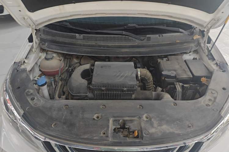Used Geely Auto Vision X3 2019 Upgraded Model 1.5L Manual Elite Version Engine Bay