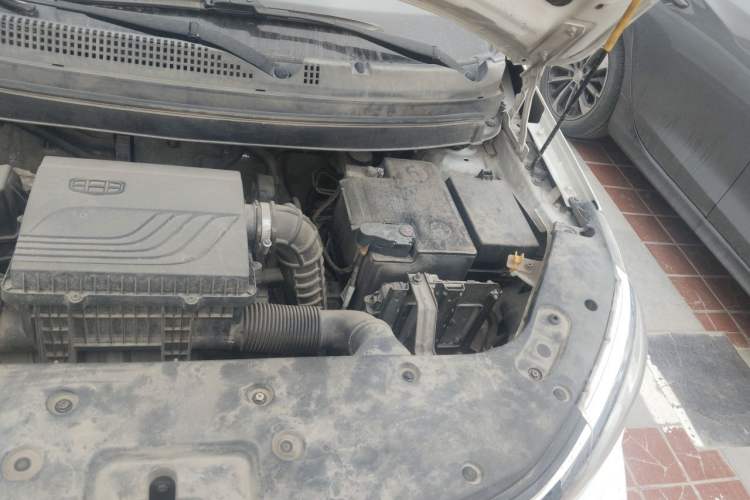 Used Geely Auto Vision X3 2019 Upgraded Model 1.5L Manual Elite Version Engine Bay Left