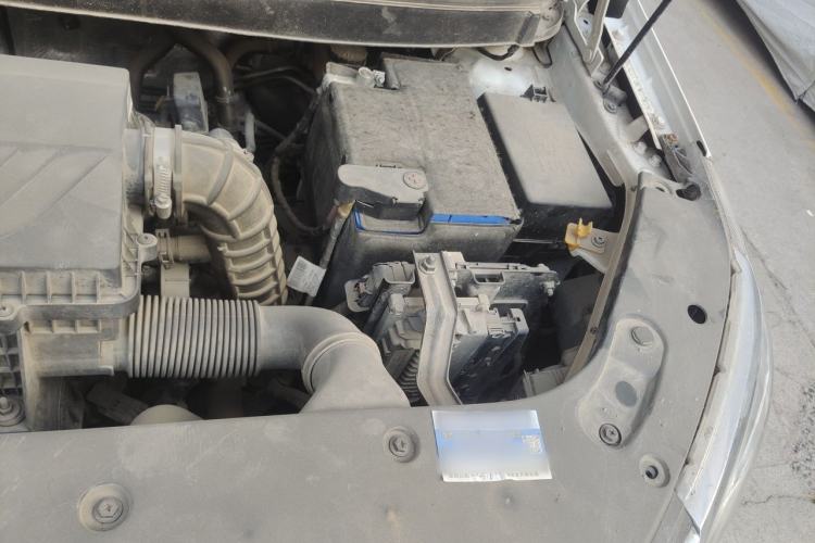 Used Geely Auto Vision X3 2019 Upgraded Model 1.5L CVT Prestige Version Engine Bay Left