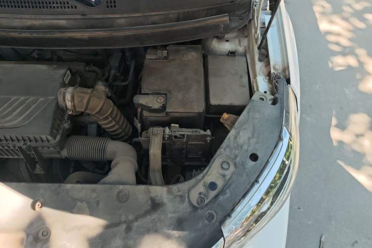 Used Geely Auto Vision X3 2019 Upgraded Model 1.5L Manual Elite Version Engine Bay Left