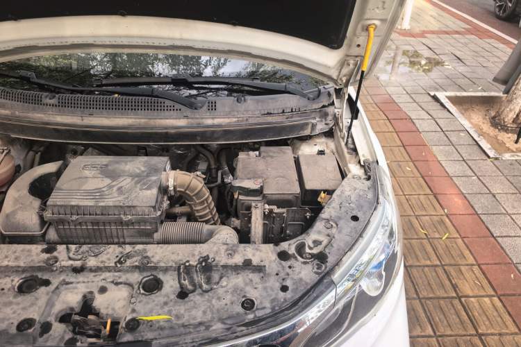 Used Geely Auto Vision X3 2019 Upgraded Model 1.5L Manual Luxury Version Engine Bay Left